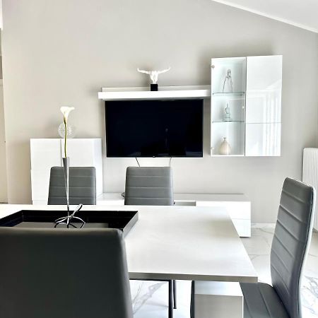 Donnino Apartments ฟีเดนซา ภายนอก รูปภาพ