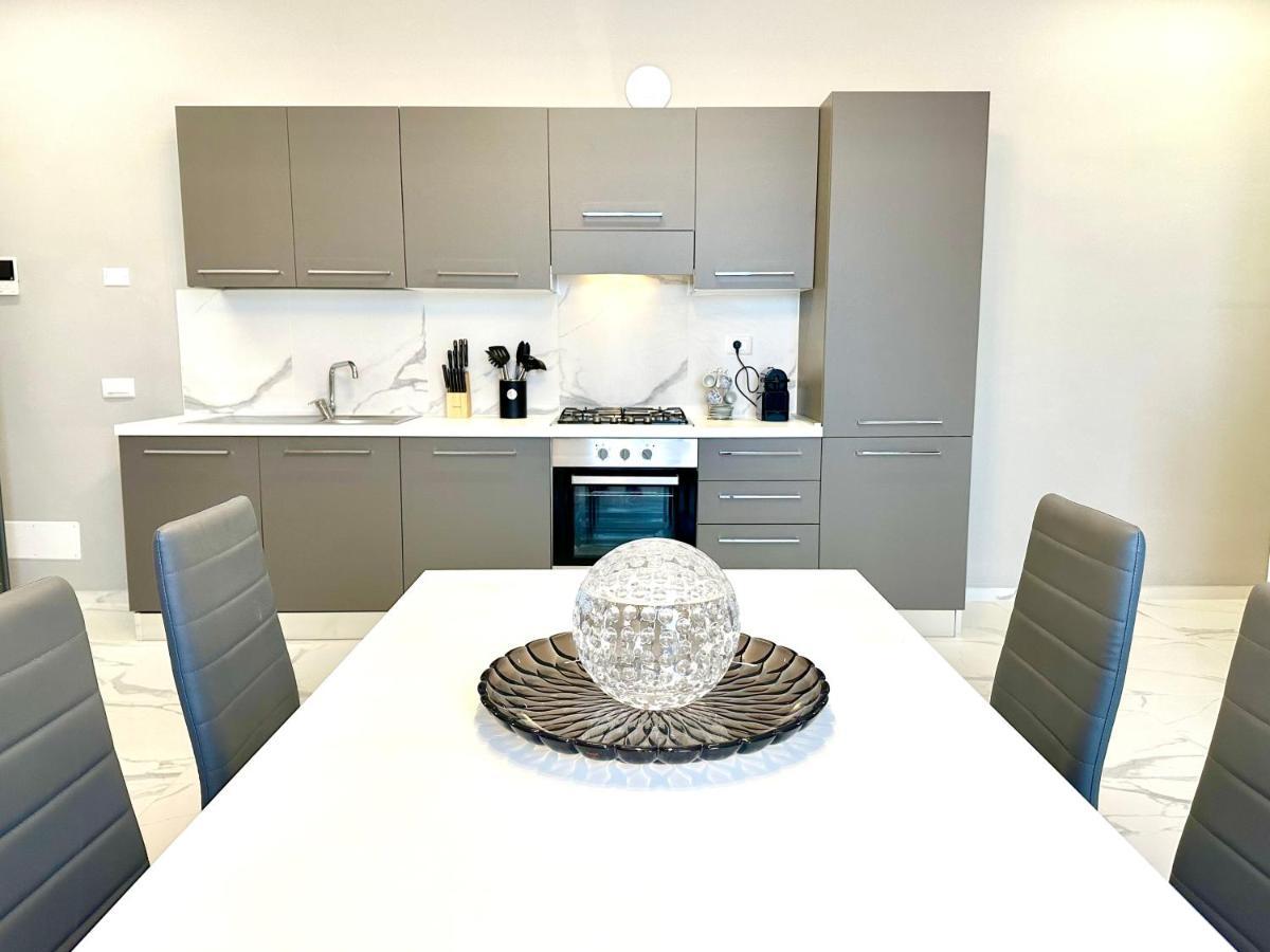 Donnino Apartments ฟีเดนซา ภายนอก รูปภาพ